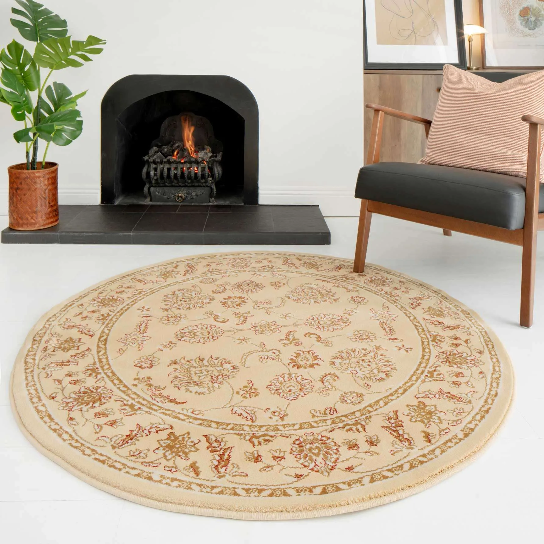 Traditional Cream Motif Bordered Rug - Dana