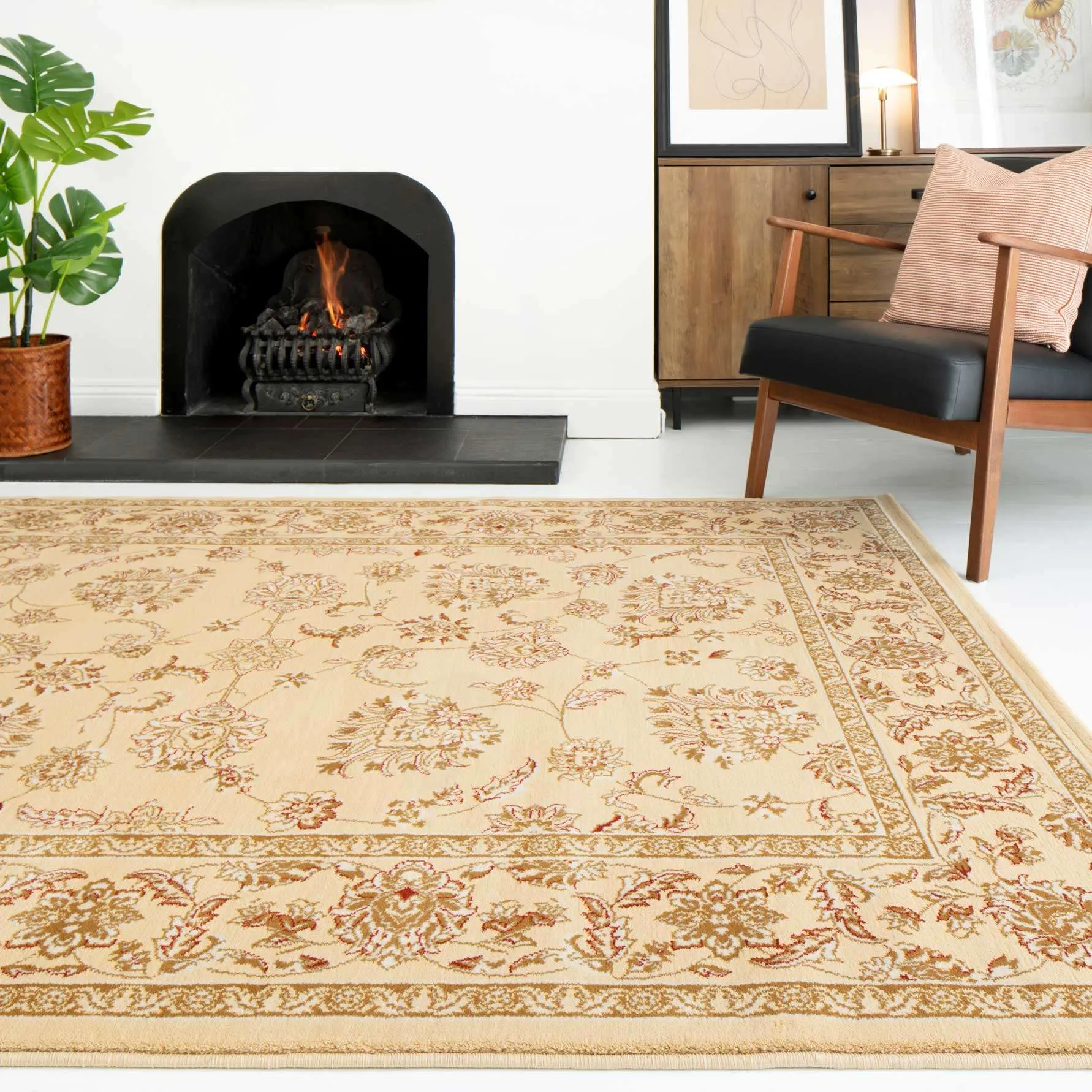 Traditional Cream Motif Bordered Rug - Dana