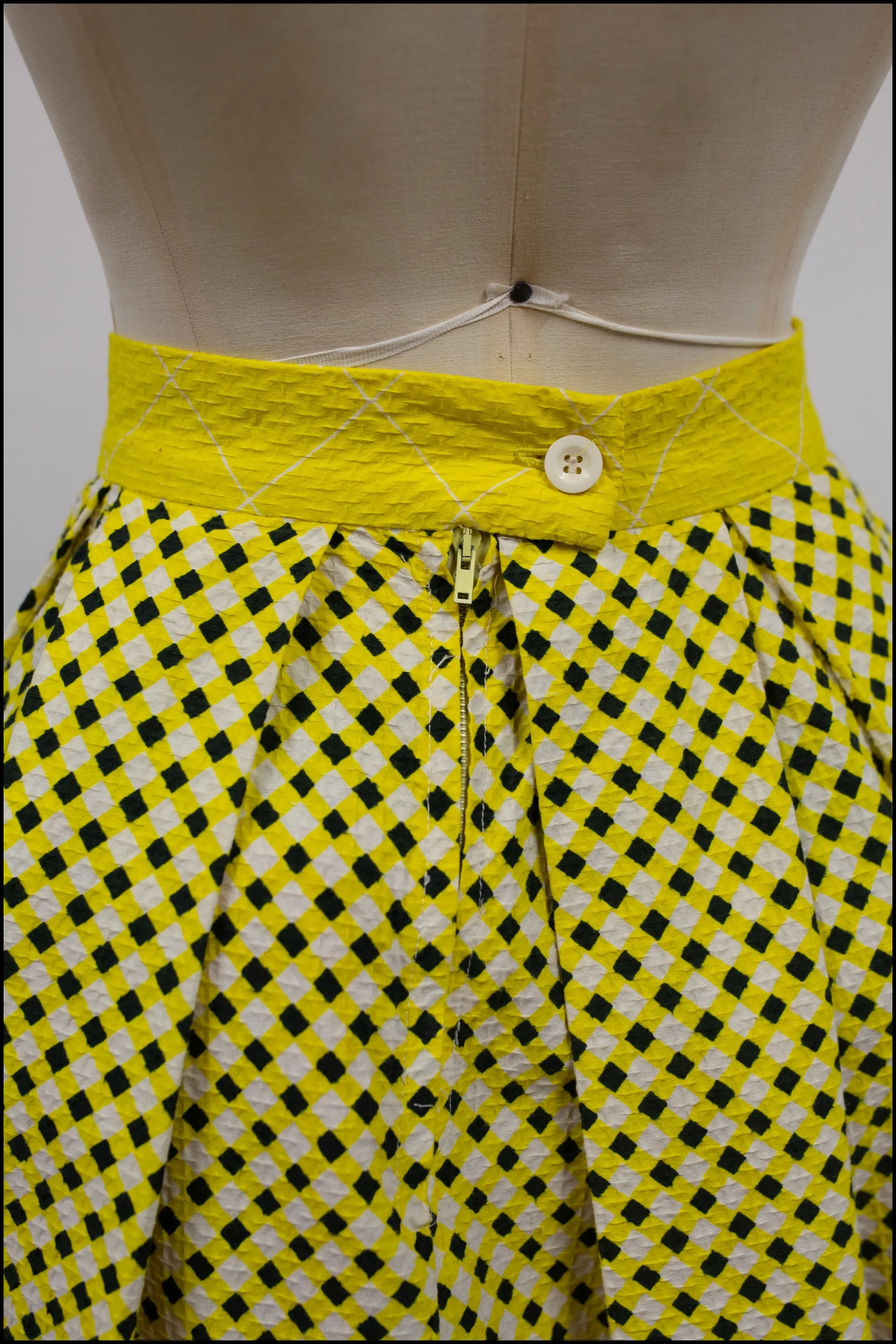 Vintage 1950s Yellow Searsucker Poodle Print Skirt