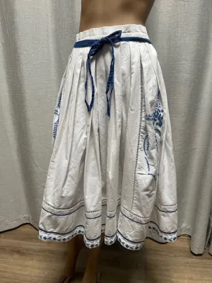Vintage White Cotton Skirt  #W132  Includes  AUS POSTAGE